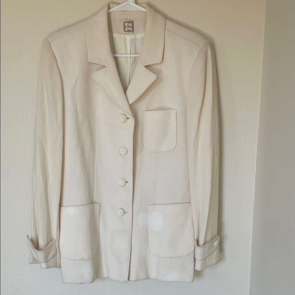 Elegant Cream Women's Blazer
